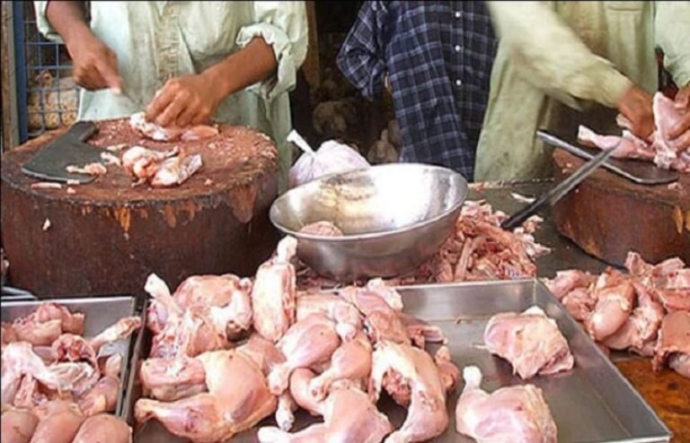 گوشت کی قیمتیں کیوں بڑھ رہی ہیں؟ خود ساختہ مہنگائی یا رسد کا بحران؟