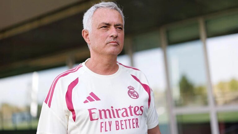 Mourinho begins second Real Madrid reign with Barca in his sights