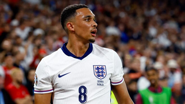 Alexander-Arnold and Palmer return to England squad for Nations League