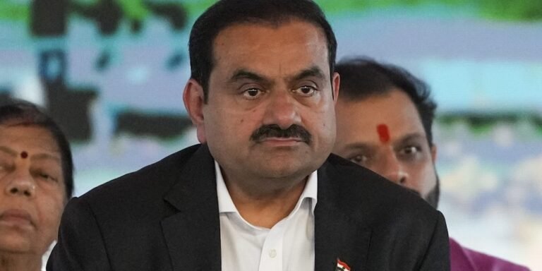 چودہ مہینے سے اڈانی کے پاس امریکی سمن نہیں پہنچنے دے رہی مودی حکومت، اب ای میل سے نوٹس بھیجنے کو تیار ایجنسی 29 1769120329 Gautam Adani