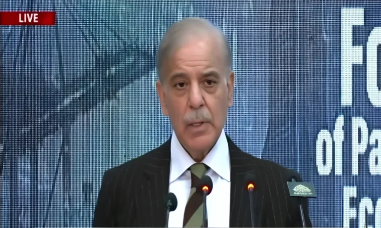 وزیراعظم کا صنعتوں کیلئے بجلی کے ٹیرف میں 4 روپے 4 پیسے کمی کا اعلان