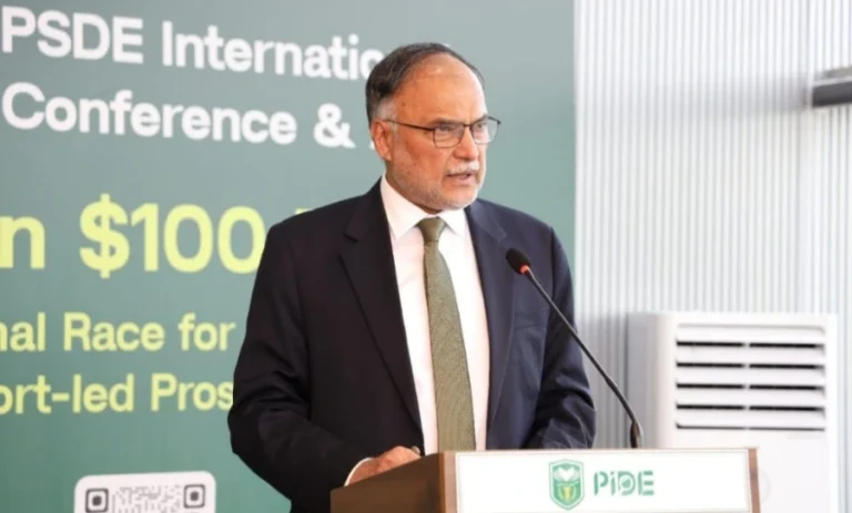 پاکستان کو معاشی خودمختاری کے لیے برآمدات پر مبنی معیشت بنانا ہوگی، احسن اقبال