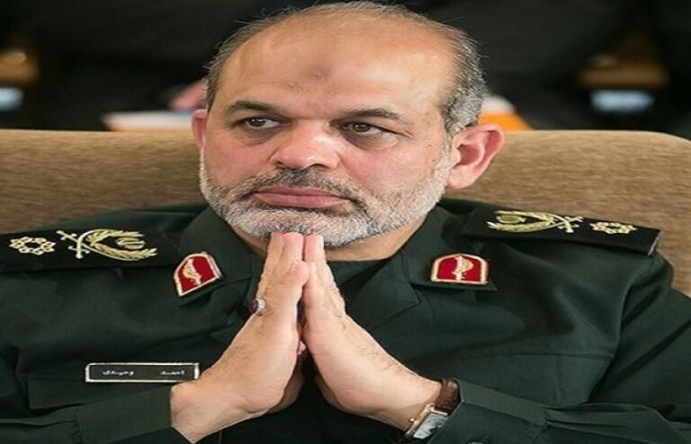 بریگیڈیئر جنرل احمد واحدی پاسدارانِ انقلاب کے نئے کمانڈر مقرر، ایران میں سرخ پرچم لہرادیا گیا