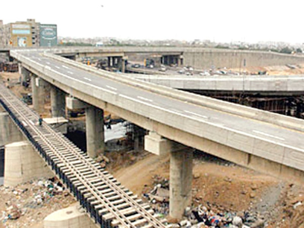 319885 LiyariExpressWayPhotoFile 1421702159