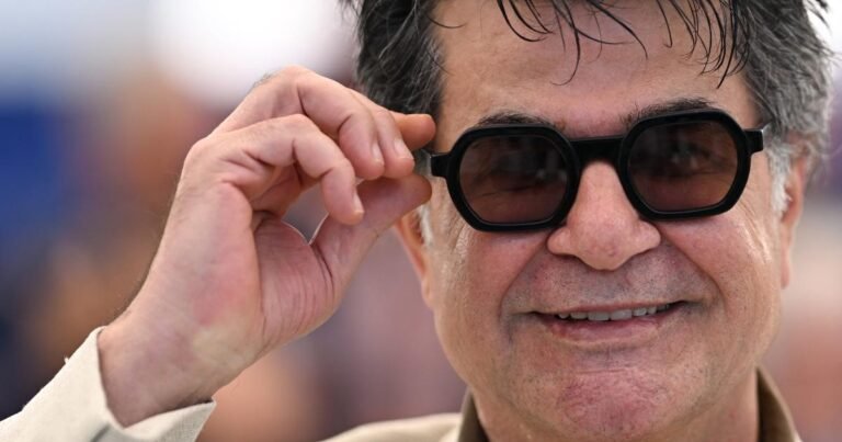 سزا کے باوجود وطن واپس جا رہا ہوں: ایرانی فلم ساز جعفر پناہی