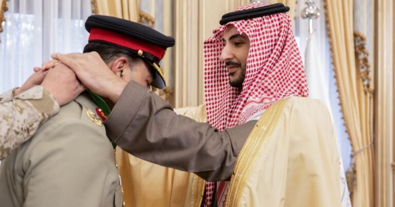 سعودی عرب کی جانب سے فیلڈ مارشل عاصم منیر کے لیے کنگ عبدالعزیز میڈل