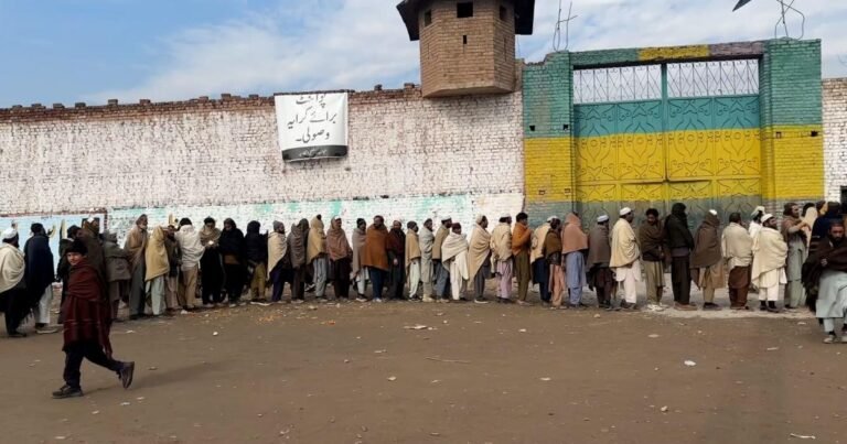 وادی تیراہ 70 فیصد تک خالی، اب تک 70 ہزار افراد کی رجسٹریشن مکمل: ضلعی انتظامیہ