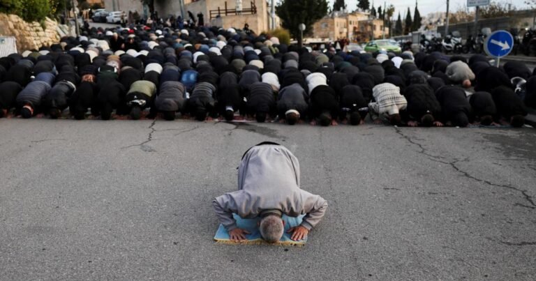 دنیا کے متعدد ممالک میں عید، فلسطینیوں کو مسجد الاقصیٰ میں نماز کی اجازت نہ ملی