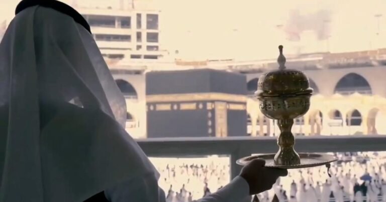 مقدس مساجد کو معطر رکھنے کا آپریشن کتنا بڑا ہوتا ہے؟ 74 393708 1817981664