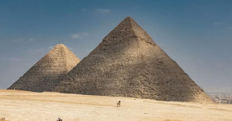 کیوں کچھ لوگ مانتے ہیں کہ ایلینز نے قدیم تہذیبوں کی تشکیل کی تھی؟