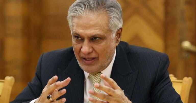 یرغمال پاکستانی ملاحوں کے لیے صومالی قزاقوں کو تاوان نہیں دے سکتے: اسحاق ڈار