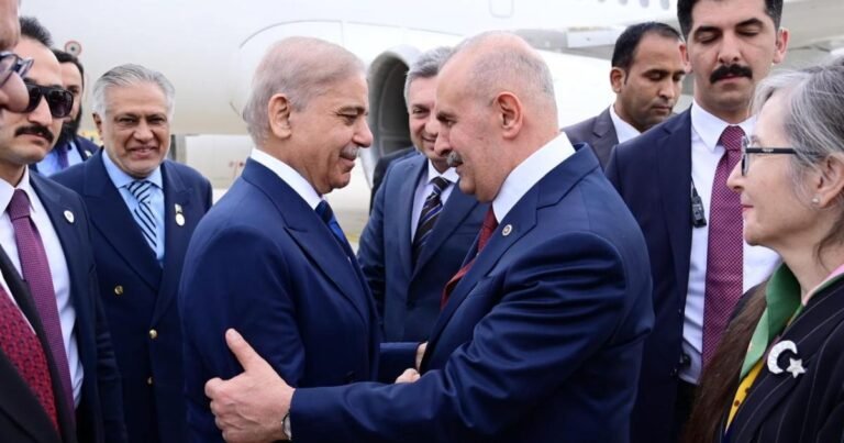 سہ ملکی دورہ: سعودی عرب اور قطر کے بعد وزیراعظم ترکی پہنچ گئے