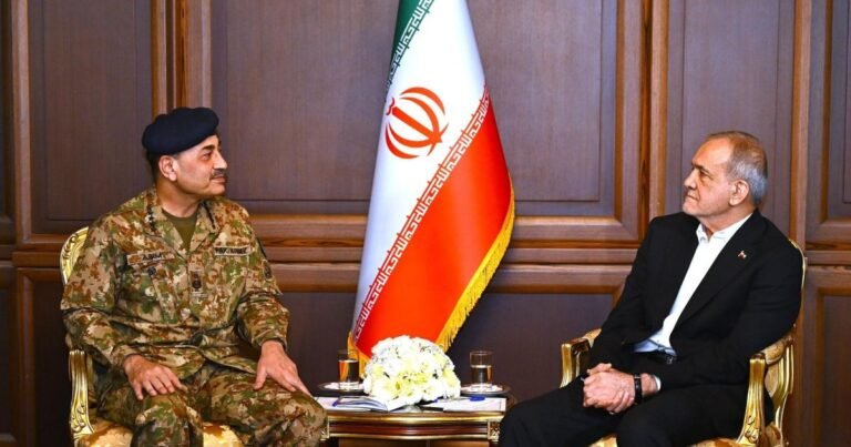 فیلڈ مارشل عاصم منیر کا دورہ ایران مکمل، مسائل کے پرامن حل پر زور: پاکستان فوج