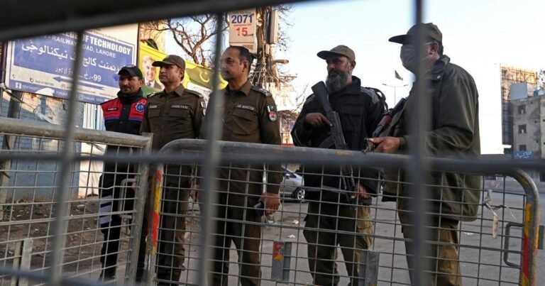 لاہور میں پولیس اہلکاروں پر 2 حملے، سب انسپکٹر سمیت 2 اہلکار قتل