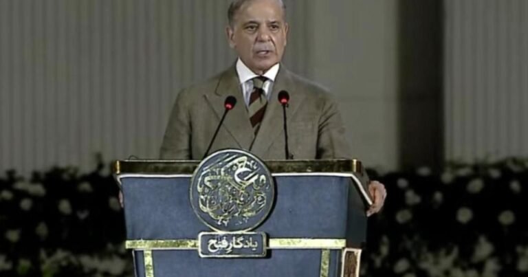پاکستان کا پانی ریڈ لائن، انڈیا راہ راست پر نہ آیا تو جواب دیں گے: شہباز شریف
