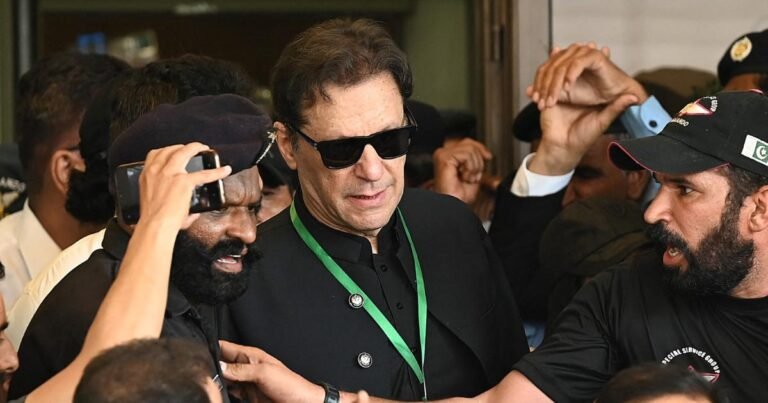 عمران خان کی نجی ہسپتال منتقلی کے فیصلے پر حکومت کی نظر ثانی کی درخواست دائر