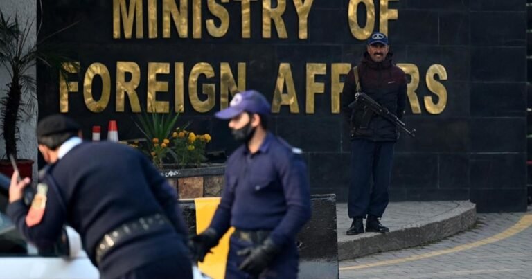 نارووال میں مندر کو بارش سے نقصان پہنچا، انڈین پروپیگنڈا بے بنیاد: پاکستان