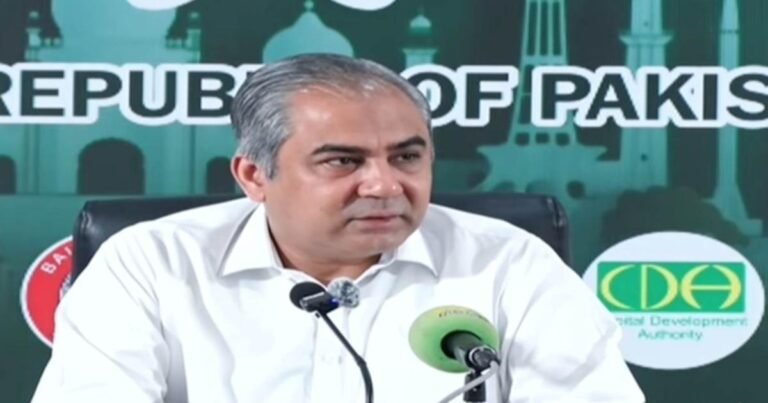 پی ٹی آئی قیادت ایسی بند گلی میں نہ جائے جہاں سے واپسی کا راستہ نہ رہے: محسن نقوی