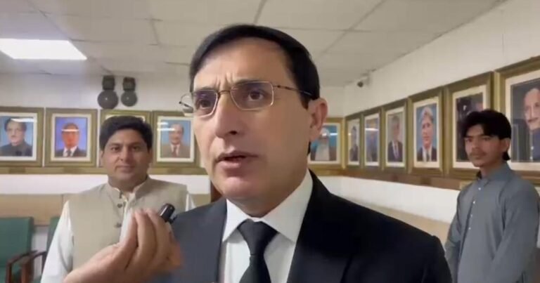 فریقین کو مذاکرات کی میز سے اٹھنا نہیں چاہیے تھا: بیرسٹر گوہر