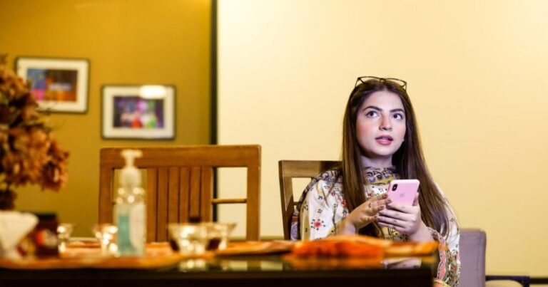 پاکستان: سوشل میڈیا کریئیٹرز پر ٹیکس عائد کرنے کا نیا فارمولا
