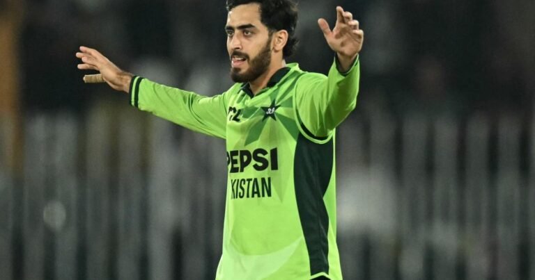 عرفات منہاس کی چھ وکٹیں، پاکستان کی انگلینڈ کے خلاف جیت