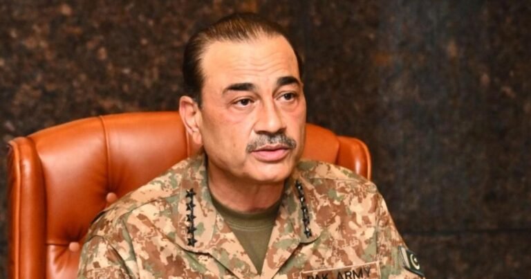 ’جہاں بھی ہوں، ضرب لگائیں گے‘: فیلڈ مارشل کا عسکریت پسندوں کو نشانہ بنانے کا عزم