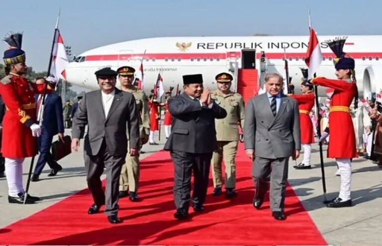 انڈونیشیا کے صدر اسلام آباد پہنچ گئے، شاندار استقبال،21 توپوں کی سلامی