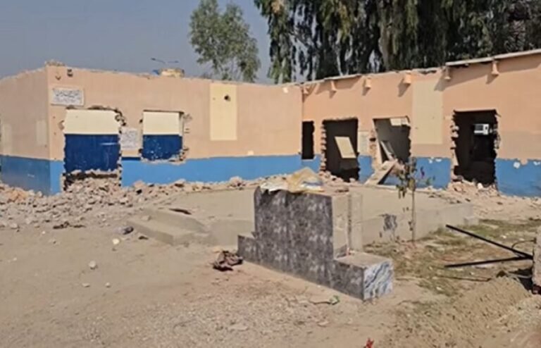اسلام آباد میں تجاوزات کے خلاف آپریشن جاری، گرین بیلٹ پر قائم 30 سال پرانا کھنہ پولیس اسٹیشن مسمار
