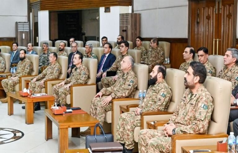 عوام کی حمایت سے پاکستان دہشتگردوں اور ان کے گمراہ کن نظریے کو مکمل شکست دے گا: فیلڈ مارشل