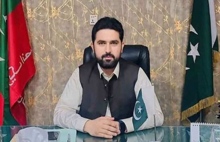 عدالت کا وزیر اعلیٰ خیبر پختونخوا سمیت پی ٹی آئی کے 24 رہنماؤں کے پاسپورٹ بلاک کرنے کا حکم