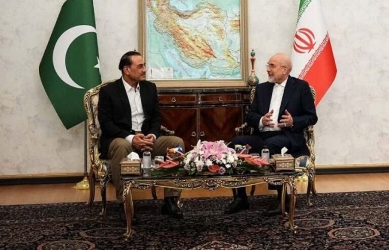 امریکا اسلام آباد مفاہمتی یاداشت کی پاسداری میں بارہا ناکام رہا، ایرانی سپیکر کی فیلڈ مارشل سے ملاقات میں گفتگو