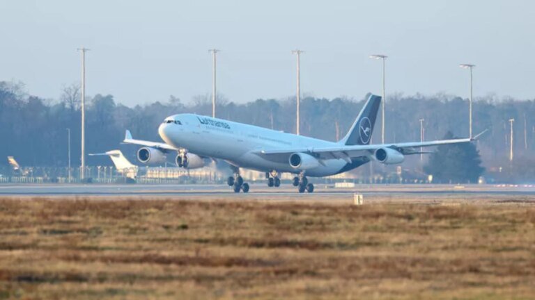 Airlines gradually restore Middle East services after Iran conflict