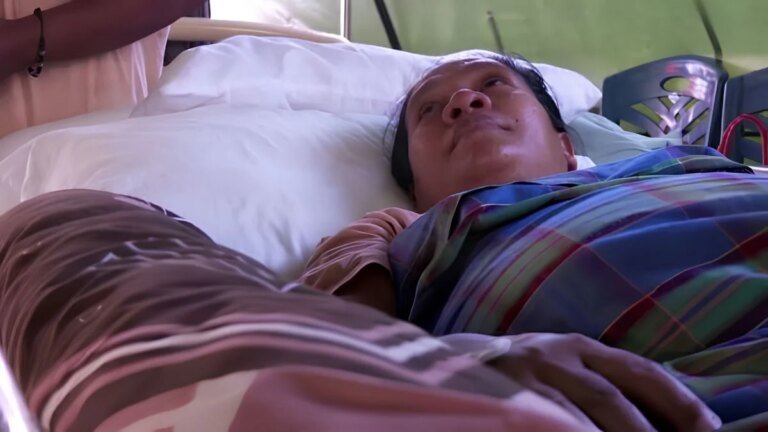 Indonesia family finds 84-year woman alive days after earthquake