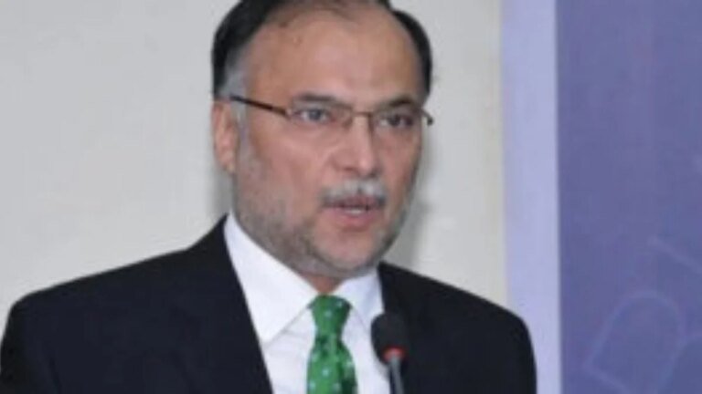 Ahsan Iqbal Directs Fast-Track Implementation of 100MW Solar Project in GB