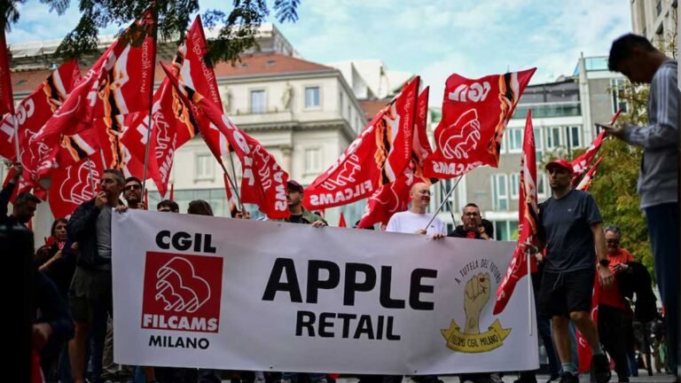 Italy Apple store employees strike on iPhone18 Pro launch day