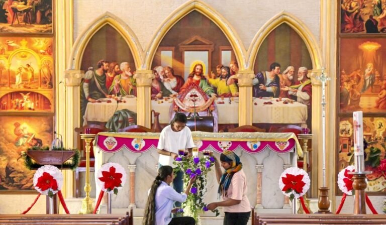 کیا عیسائی ہندوستان کے لوگ نہیں ہیں؟ 126 Christmas Church PTI12 23 2025 000403B scaled 1