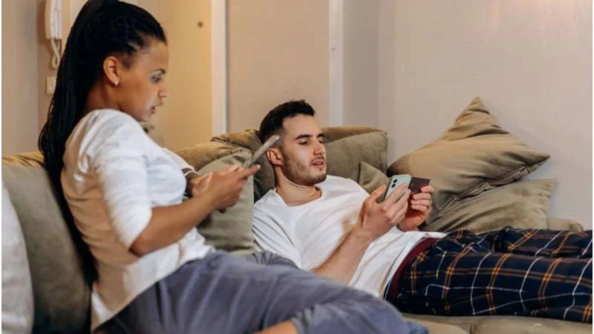 Couple watching YouTube