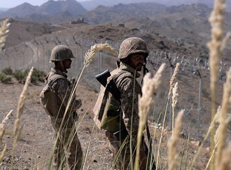 لوئر دیر میں دہشت گردوں کا حملہ، ایف سی کے 7 اہلکار شہید، 13 زخمی
