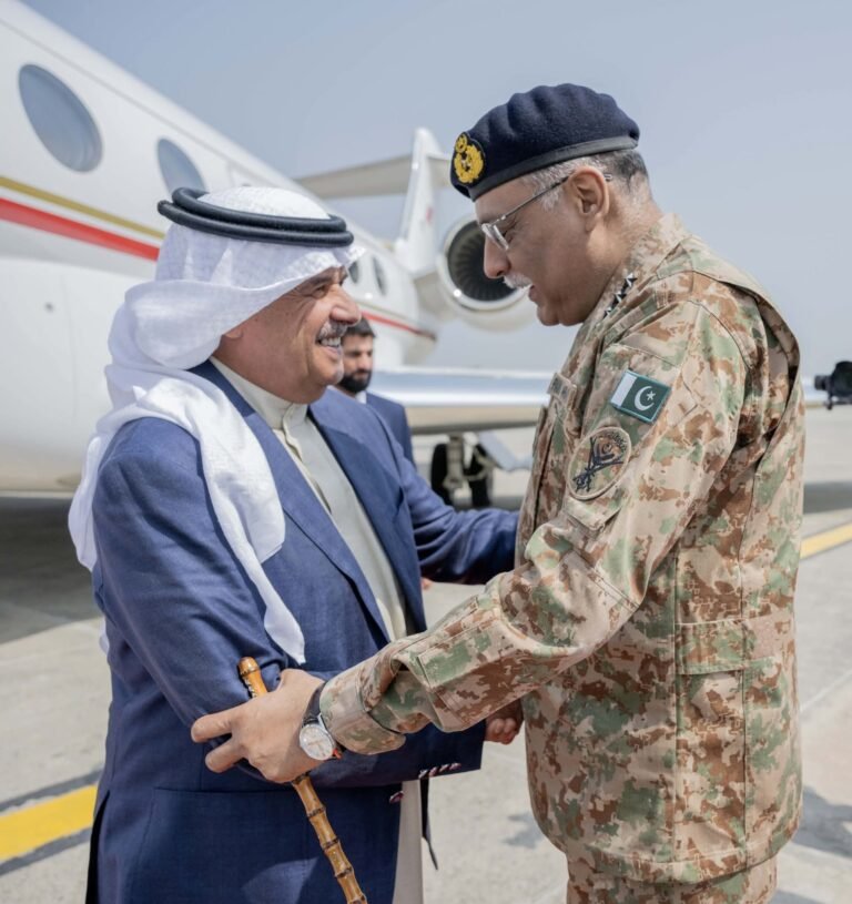 بحرین کی نیشنل گارڈ کے کمانڈر کا پاکستان کا سرکاری دورہ، جنرل ساحر شمشاد مرزا نے استقبال کیا