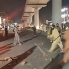 لاہور میں کشیدگی، تحریک لبیک کے مرکز پر پولیس کا چھاپہ، مرکز سیل، بڑا کریک ڈاؤن متوقع