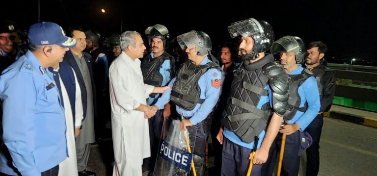 وزیر داخلہ محسن نقوی اور وزیر مملکت طلال چوہدری کا فیض آباد کا دورہ، سکیورٹی انتظامات کا جائزہ