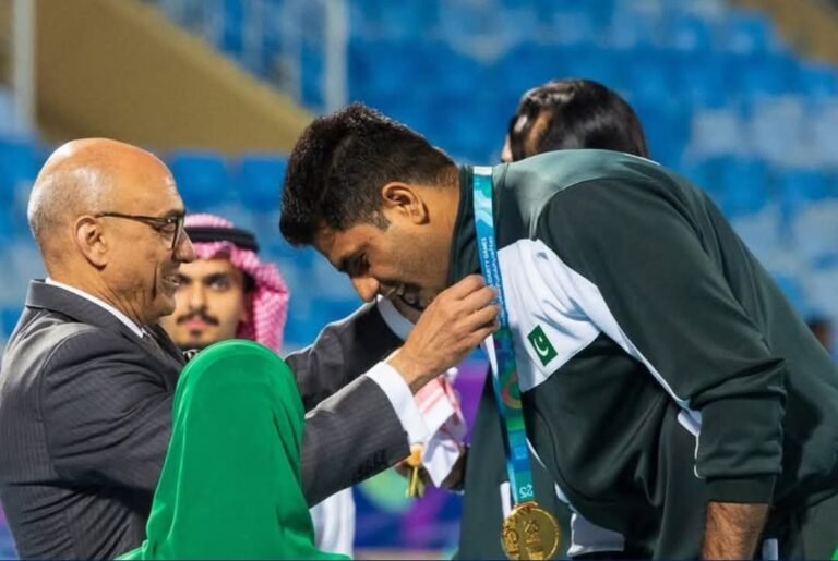 ارشد ندیم کا سفرِ عروج — سونے کے تمغے، عالمی ریکارڈ اور عاجزی کی مثال