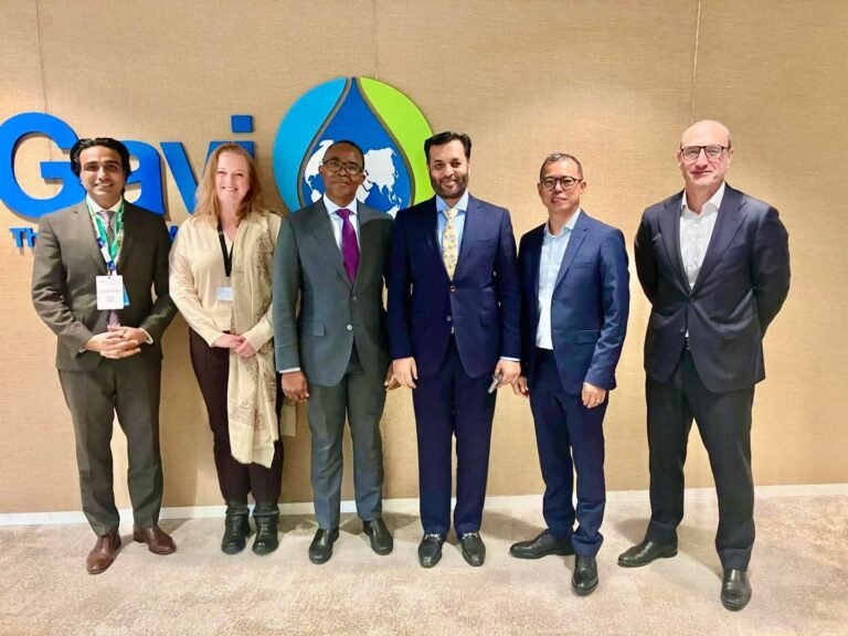 وفاقی وزیر صحت مصطفیٰ کمال جنیوا پہنچ گئے، Gavi بورڈ میٹنگز میں پاکستان کی نمائندگی کریں گے 97 FB IMG 1764838048613