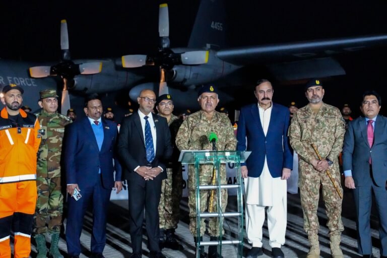 شدید طوفان سے تباہی کے بعد پاکستان کا بڑا اقدام — این ڈی ایم اے کی خصوصی ریسکیو ٹیم سری لنکا روانہ 88 FB IMG 1764849830982