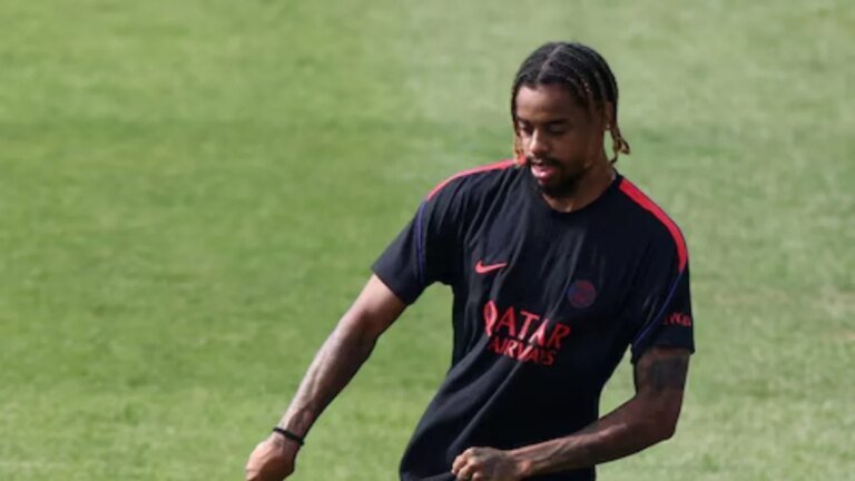 Liverpool sign France Star Barcola from PSG  