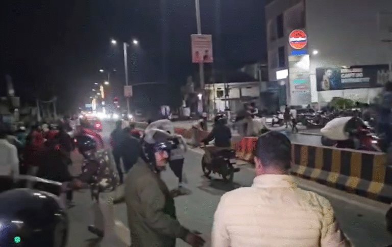 مندر کے قریب کتے نے چھوڑی تھی بچھڑے کی لاش، لیکن ہندوتوا تنظیموں کے نشانے پر آئے مسلمان