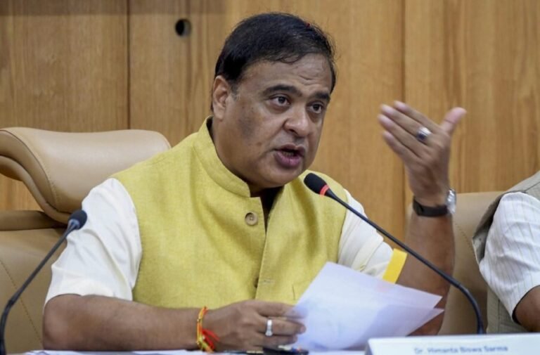 ’میاں‘ مسلمانوں کے بارے میں تفرقہ انگیز ریمارکس کے لیے وزیراعلیٰ کے خلاف پولیس شکایت درج