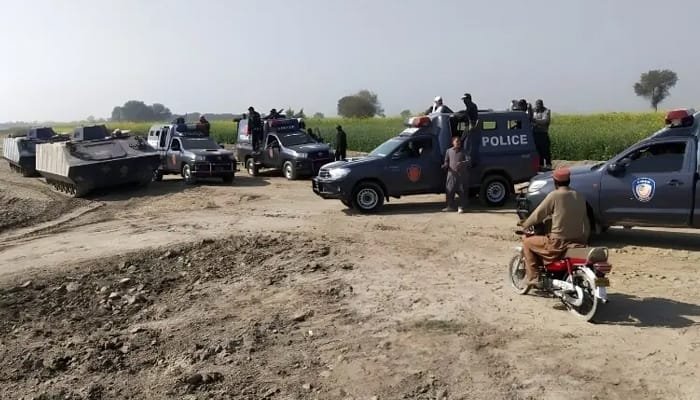 گھوٹکی: مسافروں کے اغوا میں ملوث ڈاکوؤں کے خلاف سندھ و پنجاب پولیس کا مشترکہ آپریشن، 3 ڈاکو ہلاک