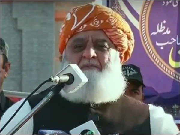 مولانا فضل الرحمن کل لیاری میں تحفظ دینی مدارس کانفرنس سے خطاب کریں گے