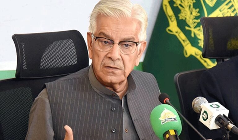 پی ٹی آئی قیادت کے سیاسی ڈی این اے میں مذاکرات کی گنجائش نہیں، خواجہ آصف